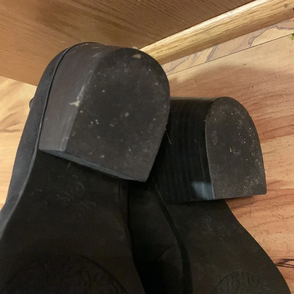 Simply Vera Wang Randie 8-1/2 ankle boots 3” black rear zip tab booties EUC